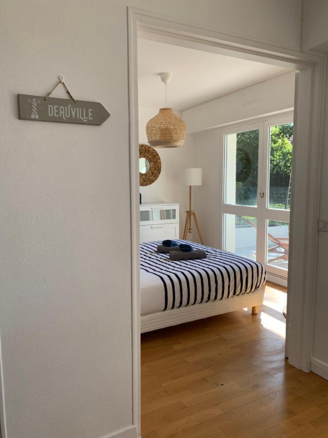 Trouville, Appartement Renove Avec Grande Terrasse Au Calme Exterior foto