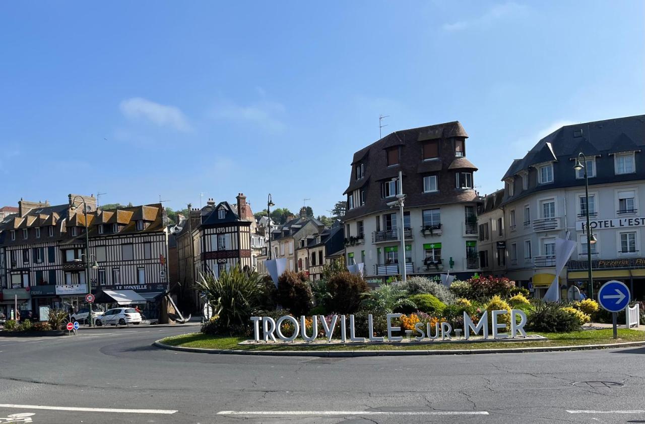 Trouville, Appartement Renove Avec Grande Terrasse Au Calme Exterior foto